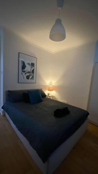 2 Bedroom Flat In Camberwell Green - Central Location With Excellent Connections To Tourist Attractions And Main London Airports Экстерьер фото