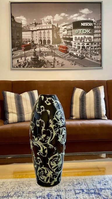 2 Bedroom Flat In Camberwell Green - Central Location With Excellent Connections To Tourist Attractions And Main London Airports Экстерьер фото