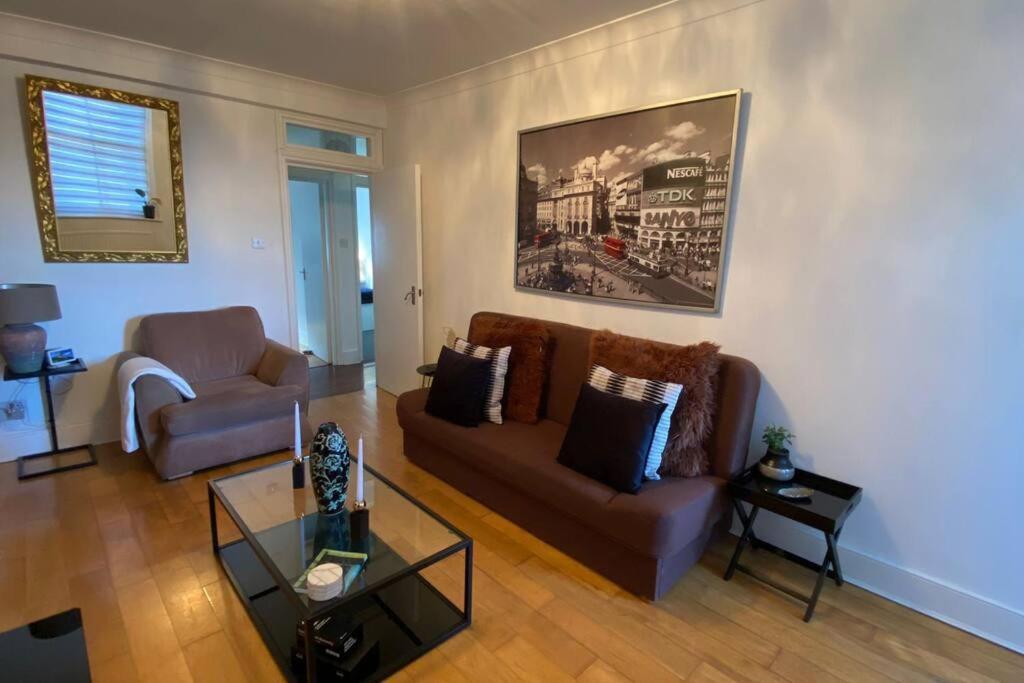 2 Bedroom Flat In Camberwell Green - Central Location With Excellent Connections To Tourist Attractions And Main London Airports Экстерьер фото