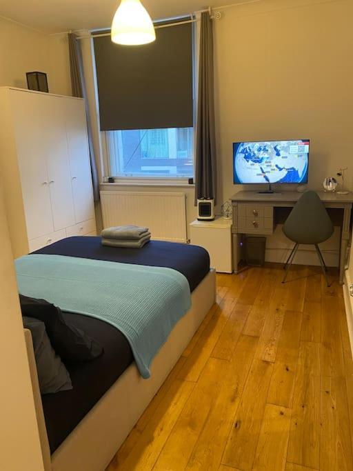 2 Bedroom Flat In Camberwell Green - Central Location With Excellent Connections To Tourist Attractions And Main London Airports Экстерьер фото